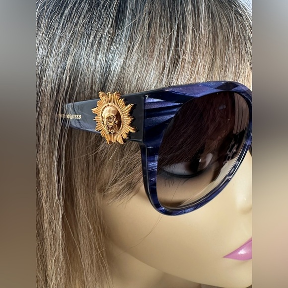 Alexander McQueen Stylish Blue sunglasses